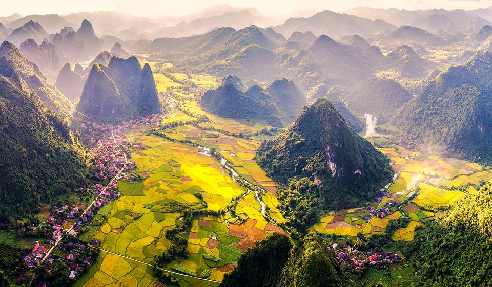 Lire la suite à propos de l’article Vietnam hors des sentiers battus: des ethnies et paysages authentiques à découvrir